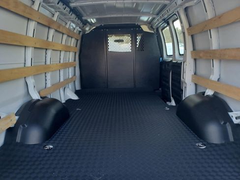 Used 2024 Chevrolet Express 2500 RWD 2500 135 w/ Driver Convenience Package image 12