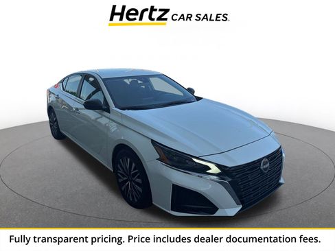 Used 2025 Nissan Altima 2.5 SV FWD image 1