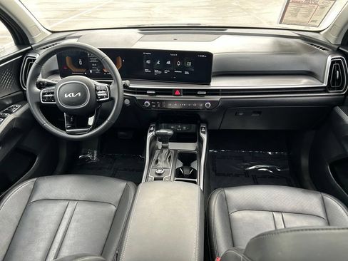 Used 2024 Kia Sorento S w/ Panoramic Sunroof Package FWD image 11