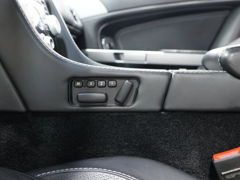 Used 2011 Aston Martin V8 Vantage Coupe RWD image 34