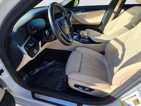 Used 2023 BMW 530i w/ Convenience Package RWD image 17