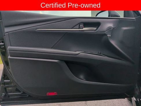 Used 2025 Toyota Camry SE FWD image 9