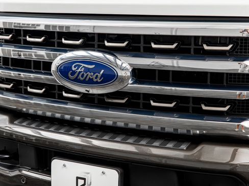 Used 2024 Ford F250 King Ranch w/ FX4 Off-Road Package AWD/4WD image 4