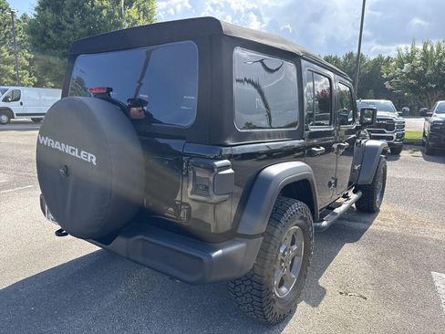 Used 2024 Jeep Wrangler Unlimited Sport AWD/4WD image 7