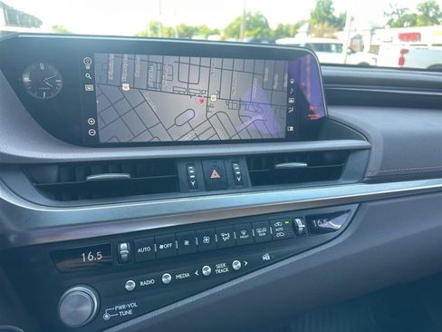Used 2021 Lexus ES 250 AWD/4WD image 23