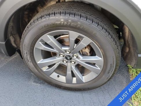 Used 2023 Ford Explorer XLT w/ Equipment Group 202A AWD/4WD image 8