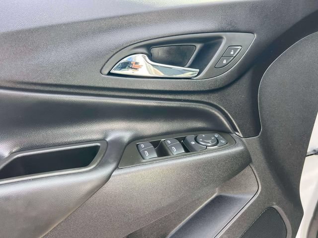 Used 2024 Chevrolet Equinox LT FWD image 18