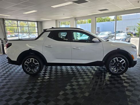 Used 2025 Hyundai Santa Cruz Limited image 3