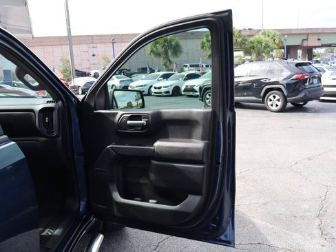 Used 2019 Chevrolet Silverado 1500 Custom w/ Custom Value Package AWD/4WD image 10