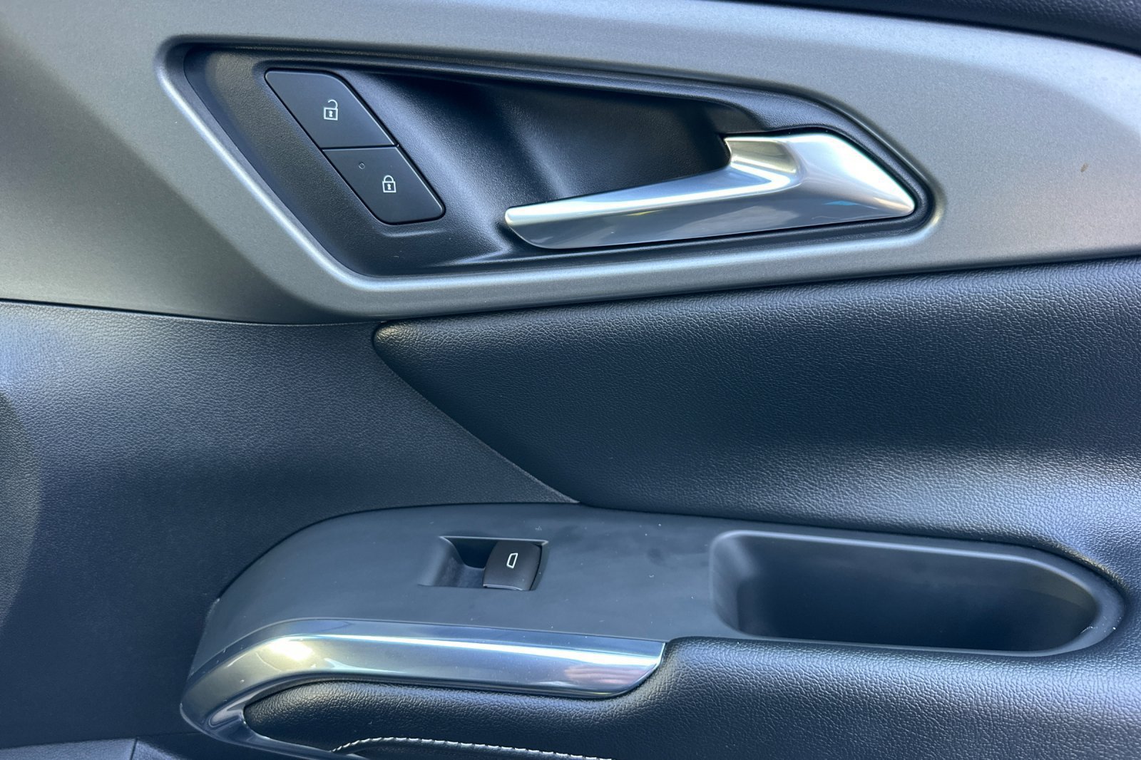 Used 2026 Chevrolet Traverse LT w/ LPO, Floor Liner Package FWD image 23