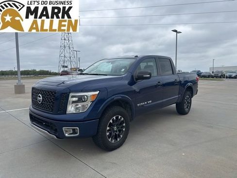 Used 2019 Nissan Titan PRO-4X image 2