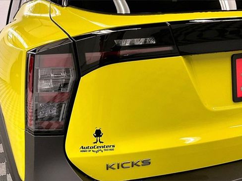 New 2026 Nissan Kicks SR w/ Cold Weather Package image 17