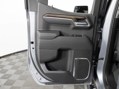 Used 2023 GMC Sierra 1500 Elevation image 39