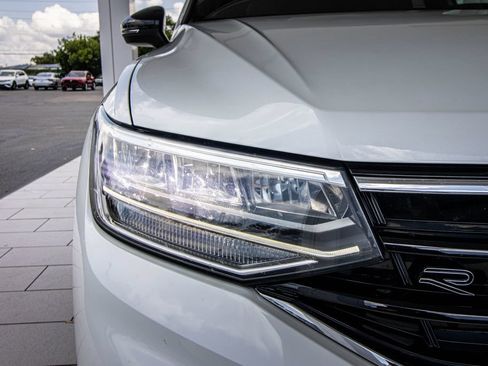 Certified 2023 Volkswagen Tiguan SE R-Line FWD image 6
