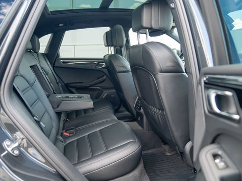Certified 2026 Porsche Macan AWD/4WD image 24