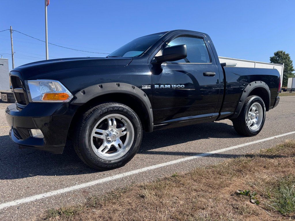Used 2012 RAM 1500 Express RWD image 3