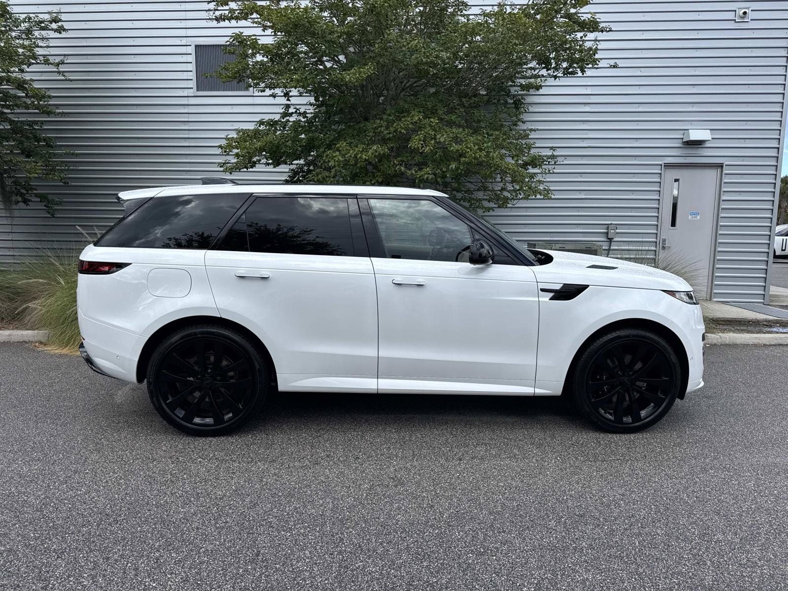 New 2027 Land Rover Range Rover Sport Dynamic SE AWD/4WD image 5