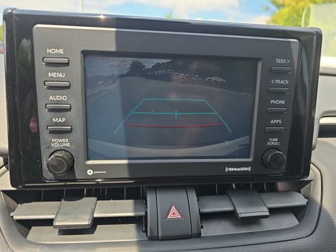 Used 2021 Toyota RAV4 XLE w/ Convenience Package FWD image 23