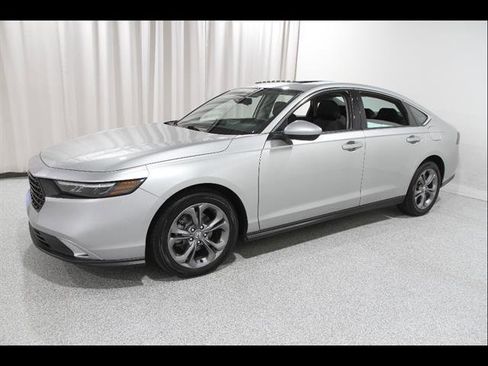 Used 2024 Honda Accord EX image 3