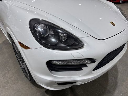 Used 2013 Porsche Cayenne GTS image 33