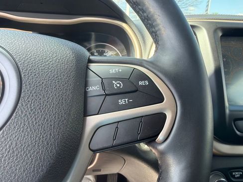 Used 2014 Jeep Cherokee Limited FWD image 24