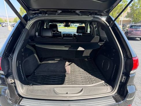 Used 2017 Jeep Grand Cherokee Altitude AWD/4WD image 11