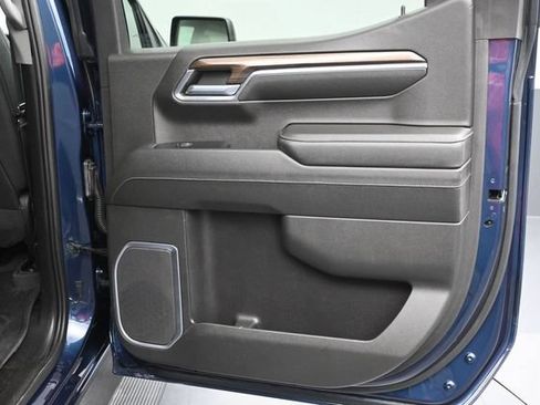 Used 2022 Chevrolet Silverado 1500 LT Trail Boss w/ Convenience Package II AWD/4WD image 13