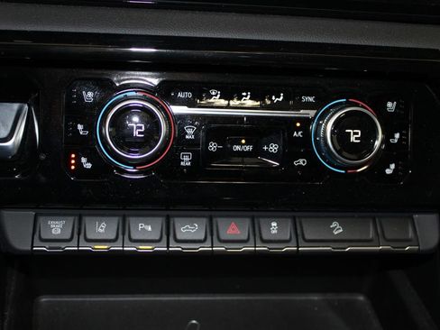 Used 2024 GMC Sierra 2500 AT4 w/ AT4 Premium Plus Package image 29