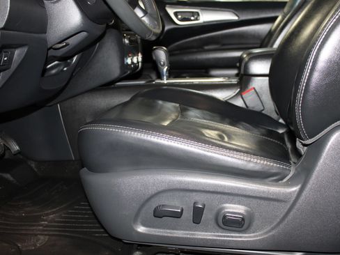 Used 2018 Nissan Pathfinder SL w/ Cargo Package FWD image 24
