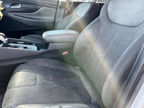 Used 2020 Hyundai Santa Fe SE image 18
