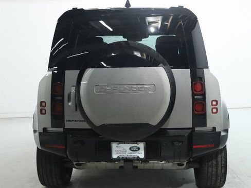 Used 2024 Land Rover Defender 110 X-Dynamic SE image 7