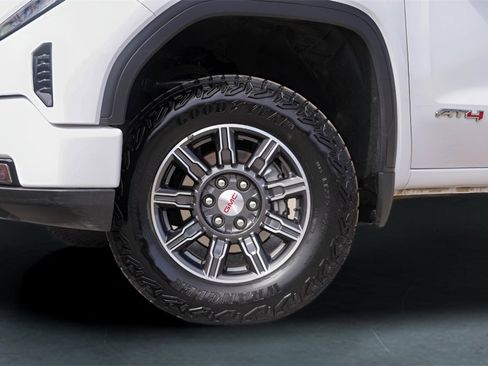 Used 2025 GMC Sierra 1500 AT4 image 4