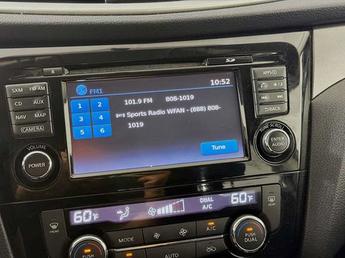 Used 2016 Nissan Rogue SV w/ SV Premium Package AWD/4WD image 13