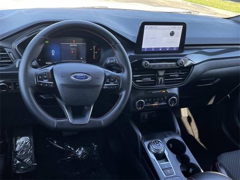 Used 2025 Ford Escape ST-Line w/ Equipment Group 301A image 7