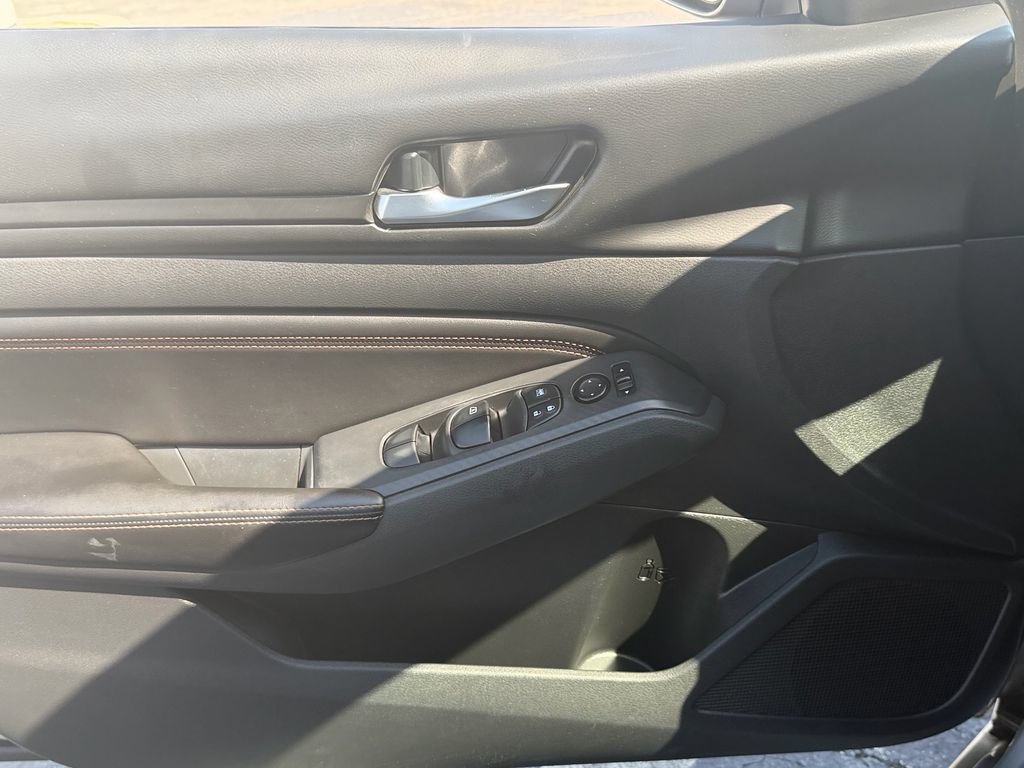 Used 2021 Nissan Altima 2.5 SR FWD image 27