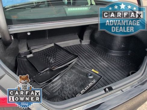 Used 2019 Toyota Camry XLE image 10