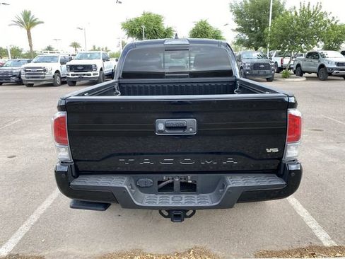 Used 2020 Toyota Tacoma TRD Off-Road w/ TRD Premium Off Road Package AWD/4WD image 3