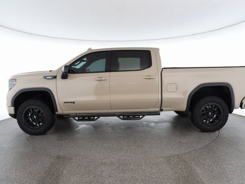 Used 2022 GMC Sierra 1500 AT4 w/ Technology Package image 6