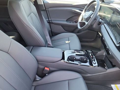 New 2025 Audi Q6 e-tron Premium Plus w/ Premium Plus image 17