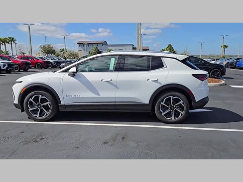 New 2026 Chevrolet Equinox EV LT image 16