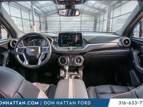 Used 2024 Chevrolet Blazer Premier image 3