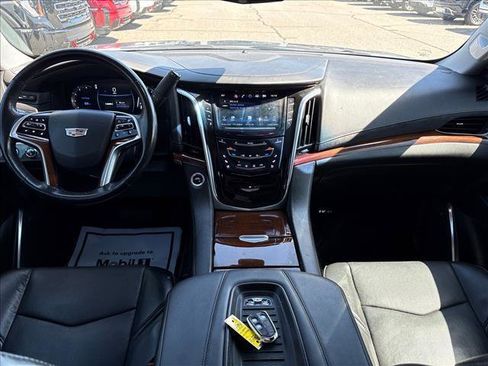 Used 2018 Cadillac Escalade ESV Premium Luxury image 11