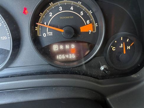 Used 2015 Jeep Patriot Latitude FWD image 17