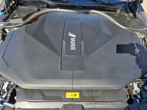 Used 2024 BMW i5 eDrive40i w/ Premium Package image 27