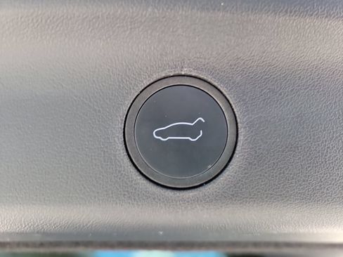 Used 2022 Tesla Model Y Performance AWD/4WD image 7