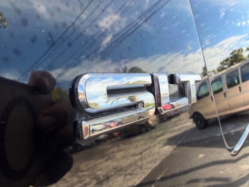 Used 2007 GMC Yukon SLT w/ SLT Preferred Equipment Group image 3