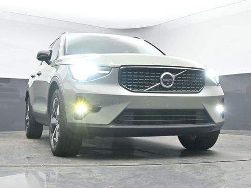 Used 2023 Volvo XC40 B5 Plus w/ Driver Assist Package image 11