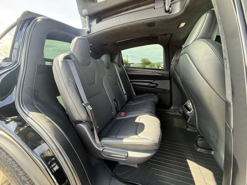 Used 2023 Tesla Model X AWD/4WD image 23