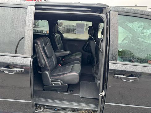 Used 2017 Dodge Grand Caravan GT FWD image 10