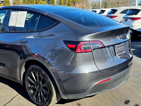 Used 2023 Tesla Model Y Long Range image 12